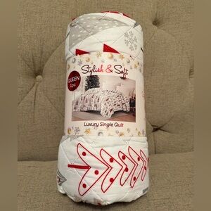 Luxury Single Quilt – Queen Size (86” x 86”)
Stylish & Soft | Holiday Tree Print